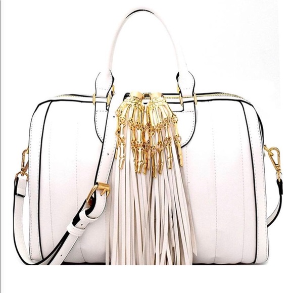 Winter White Hand Bag w Tassel - Picture 1 of 1